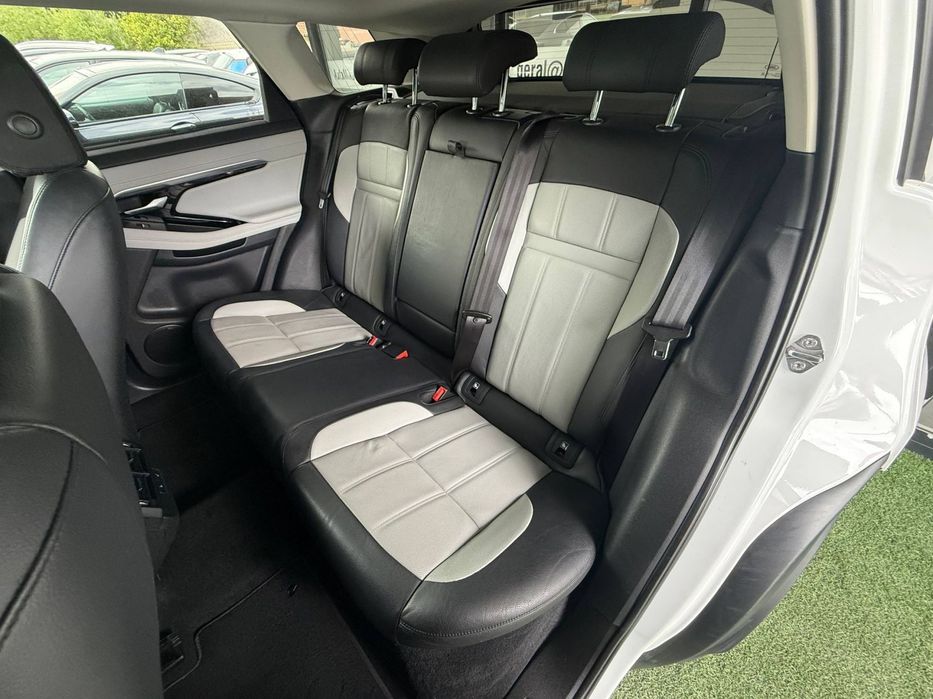 Land Rover Range Rover Evoque 2.0 D150 AWD R-Dynamic SE Auto