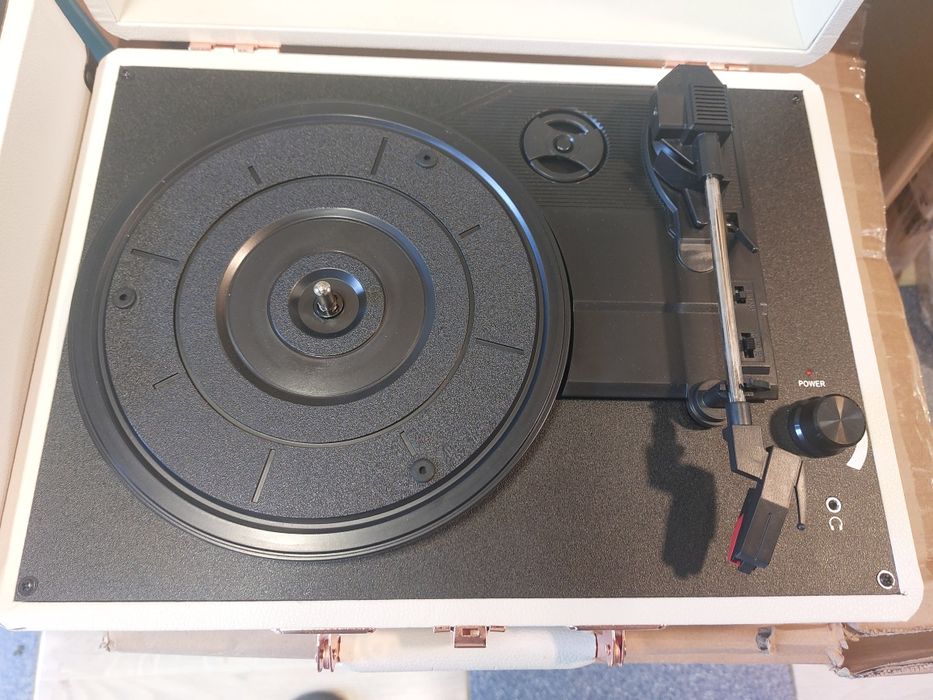 Gramofon RETRO w walizce z głośnikami