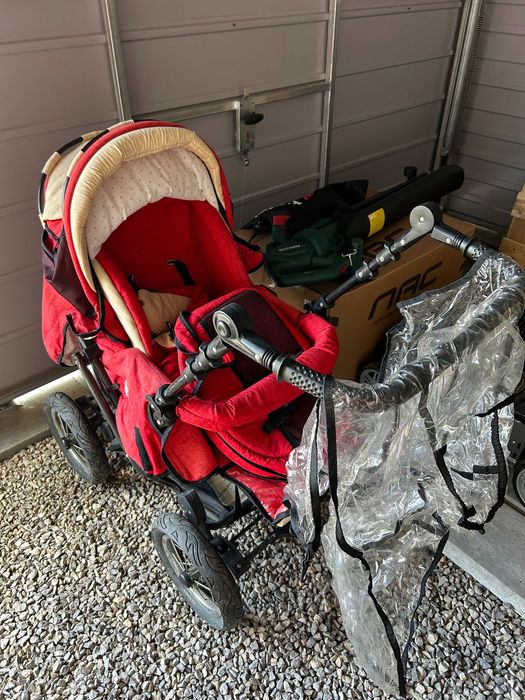 Wózek dziecięcy czerwony