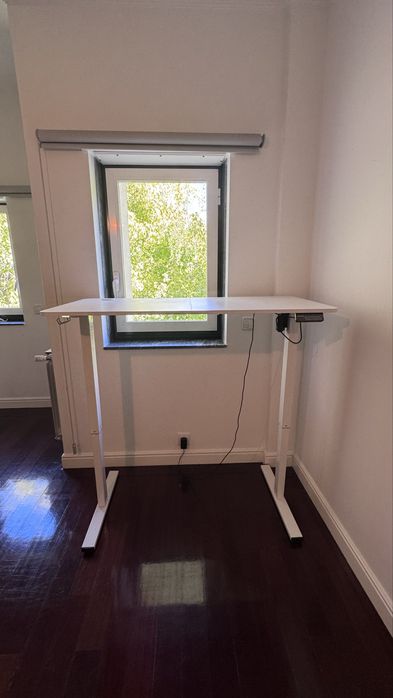 Secretária Elétrica Elevatória – Standing Desk Ajustável em Altura