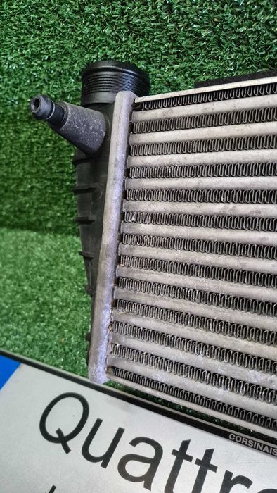 Intercooler Original Audi A4 B6 B7 8E 1.8T 1.9 TDI 2.0 TDI Ref. 8E0145806M em excelente estado