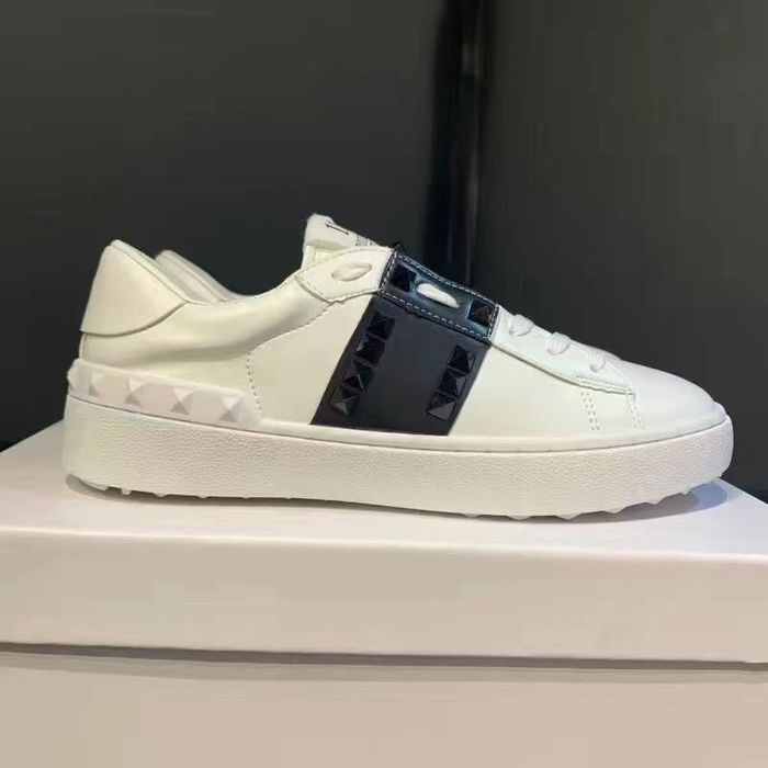Кроссовки Valentino Garavani & Rockstud Utiled/ Валентино Гаравани