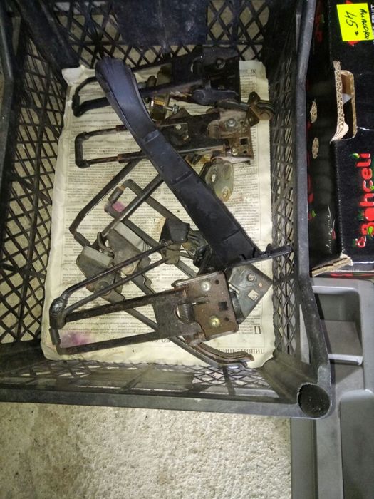 Замок двeри двeрки капота ручка sprinter 903 lt