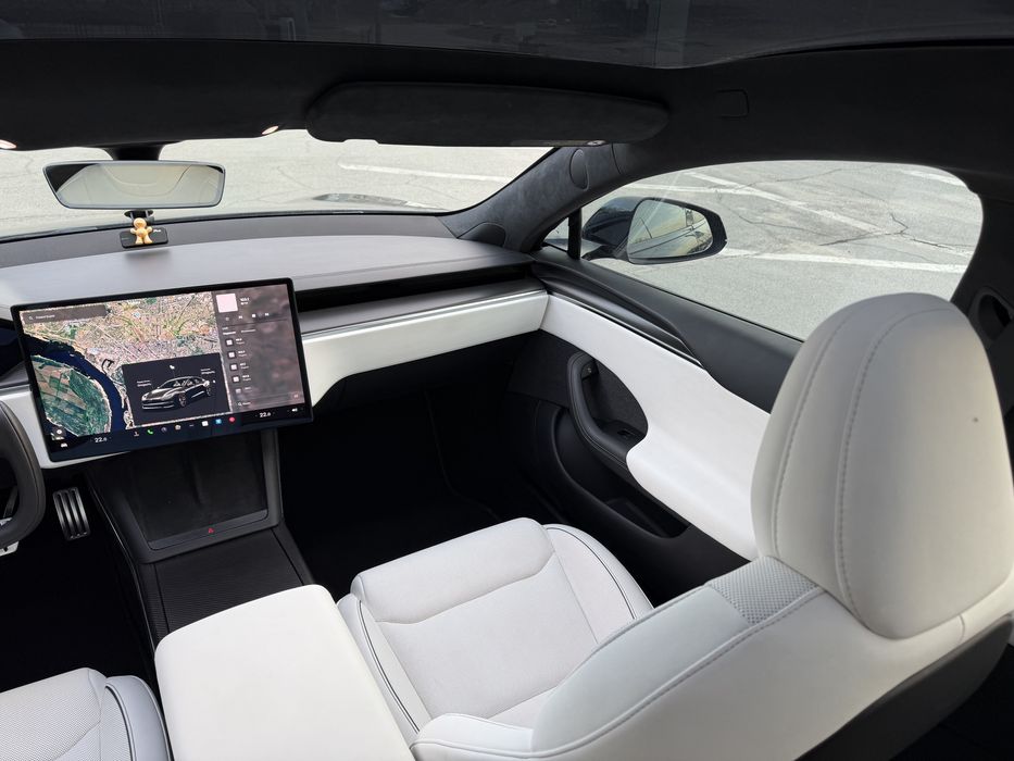 TESLA PLAID 2024 1033 к.с.