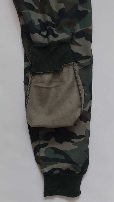 Spodnie męskie dresowe ocieplane moro Lintebob 25R r XL pas do 100 cm