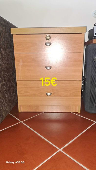 Vendo diverso mobiliário