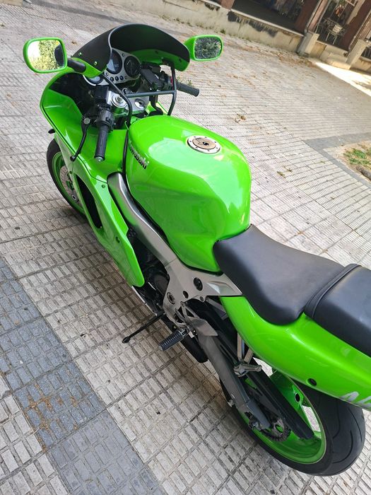 Kawasaki Ninja Zr900