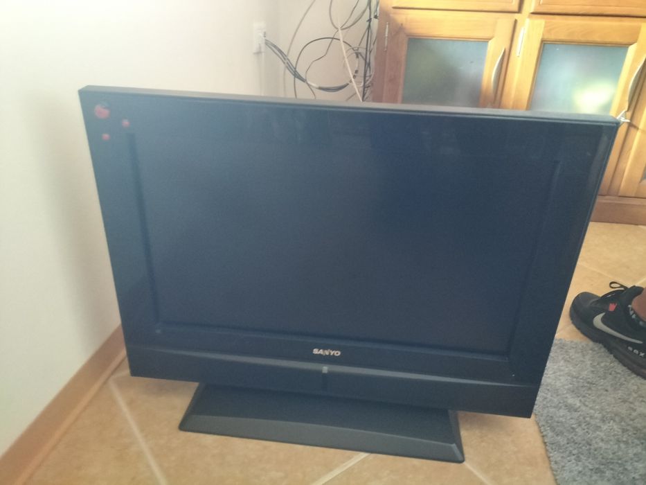 Televisão Sanyo LCD com Comando – Excelente Estado