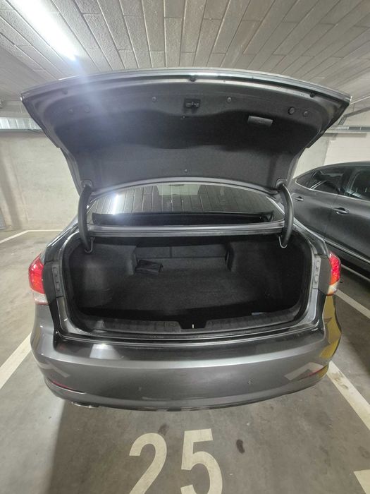 Sprzedam Hyundai i40

1.7 CRDi 136 
, Продам Hyundai i40
