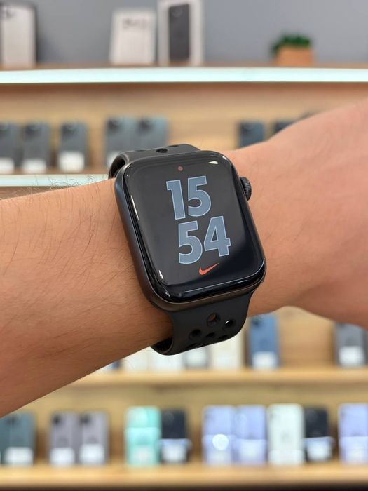 apple watch 5 44 nike - купить телефоны и аксессуары - Цена на OLX.ua