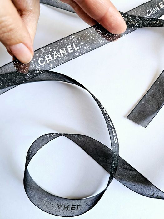 Fita preta Chanel