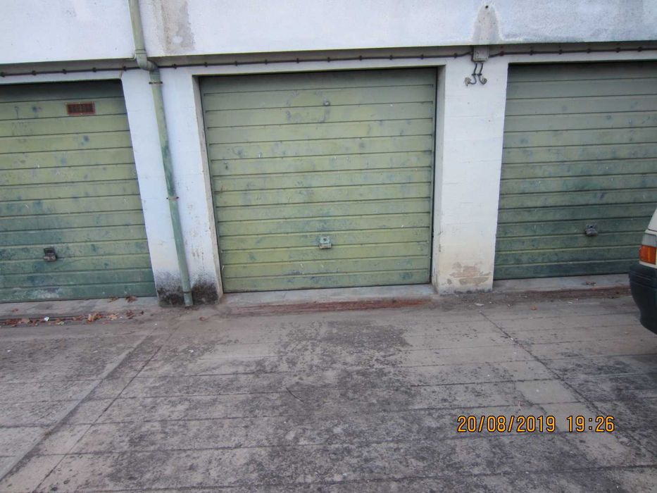 Alugo garagem no centro de Alijó
