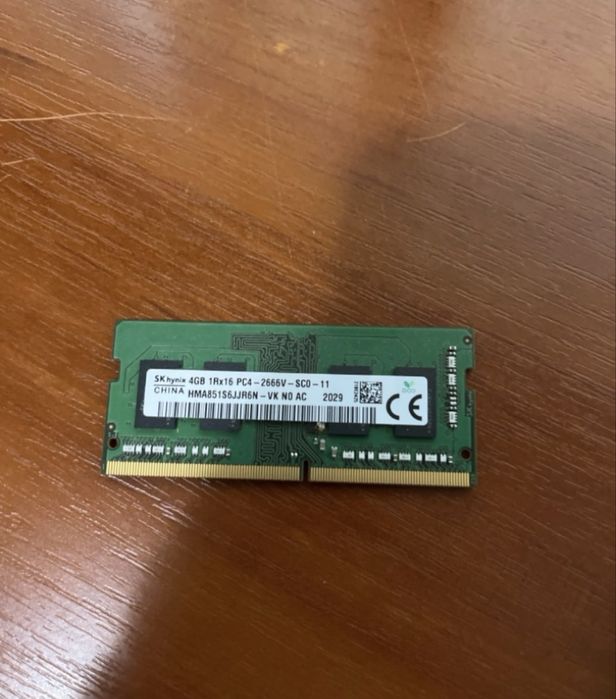 Оперативна пам'ять SK Hynix 4GB DDR4 для ноутбука Lenovo 81UT
