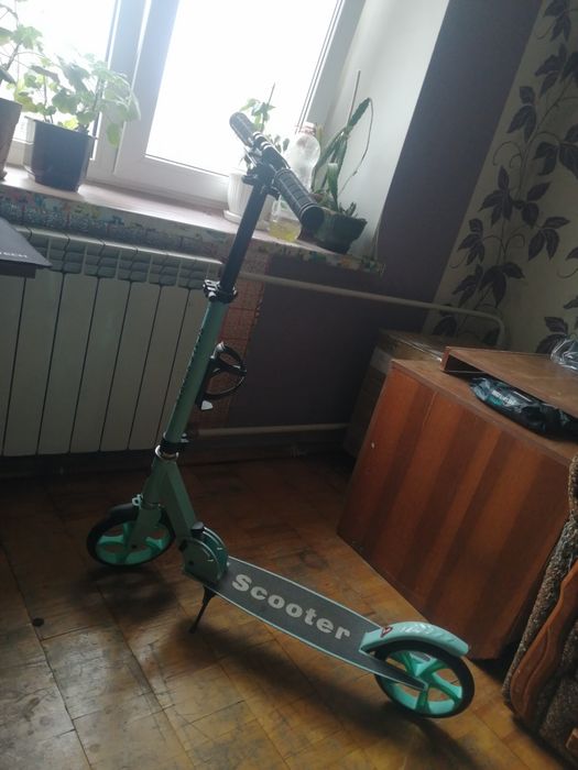 Самокат дитячий колір м'ята