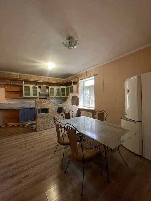 Продам большую 3к Сталину в Центре с убежищем и свой ОТДЕЛЬНЫЙ вход