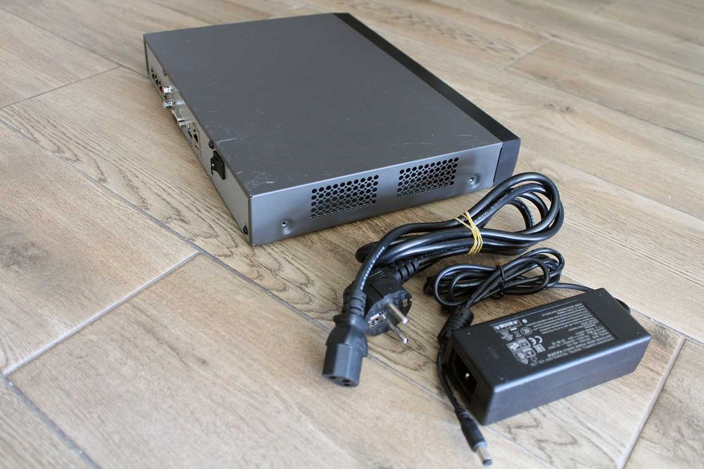 Сетевой видеорегистратор NVR Hikvision DS-7604NI-K1/4P •POE 4k h265+•