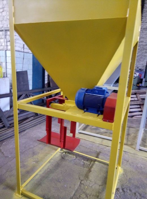 Бункер. Бункер для піску. Бункер для щепи. Бункер для тирси.