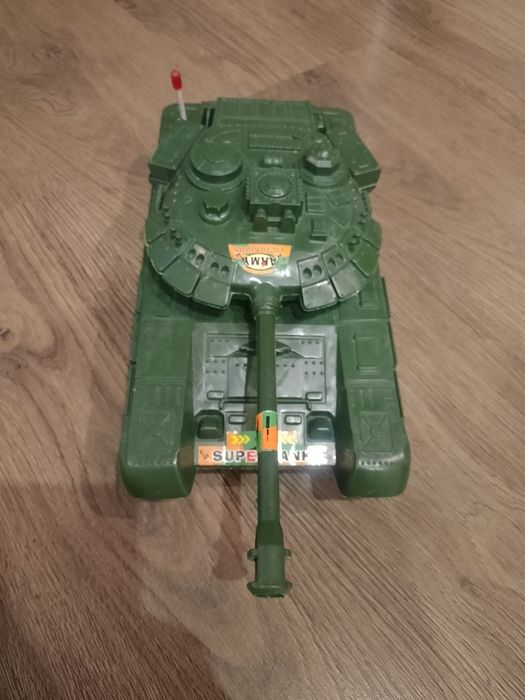 Продам дитячу іграшку танк