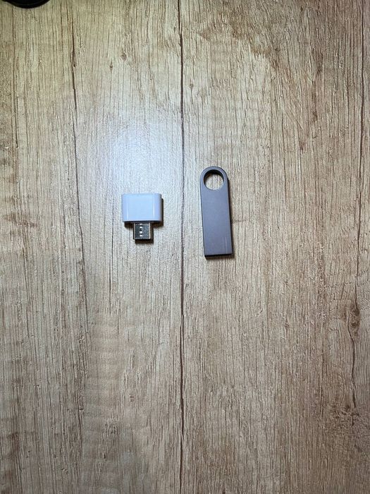 USB flash 2tb + adapter usb-tipe c