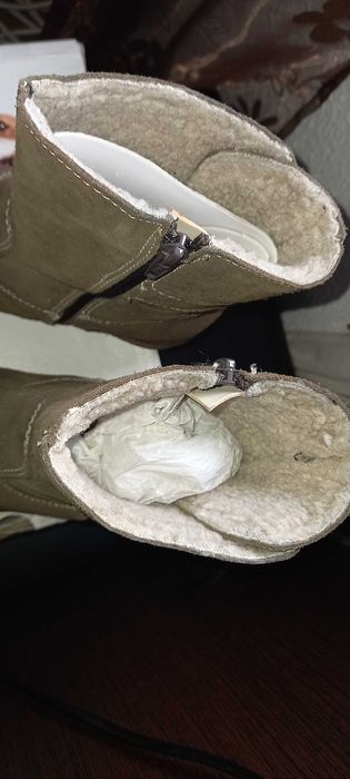 Borins rasos, tom caqui, em pele - 35 - Hush Puppies