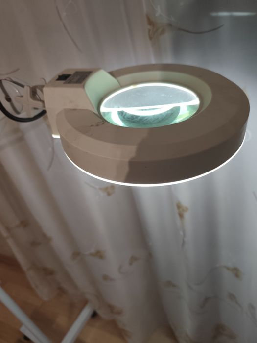 Лампа Лампа Уно косметологическая лампа