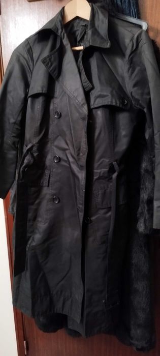 Gabardina preto em bom estado