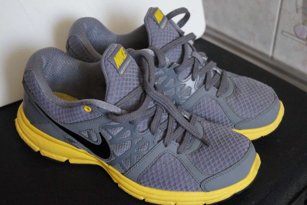 Buty Nike Relentless 2 rozm 42 idealne na dł. stopy 26cm