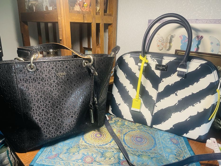Сумка Guess Pauls Boutique