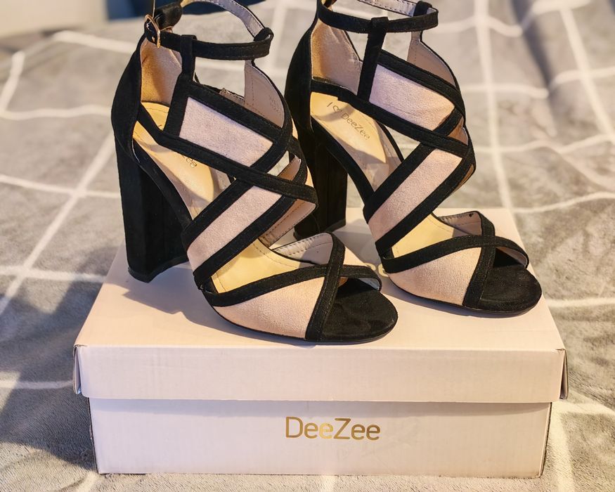 Efektowne buty DeeZee