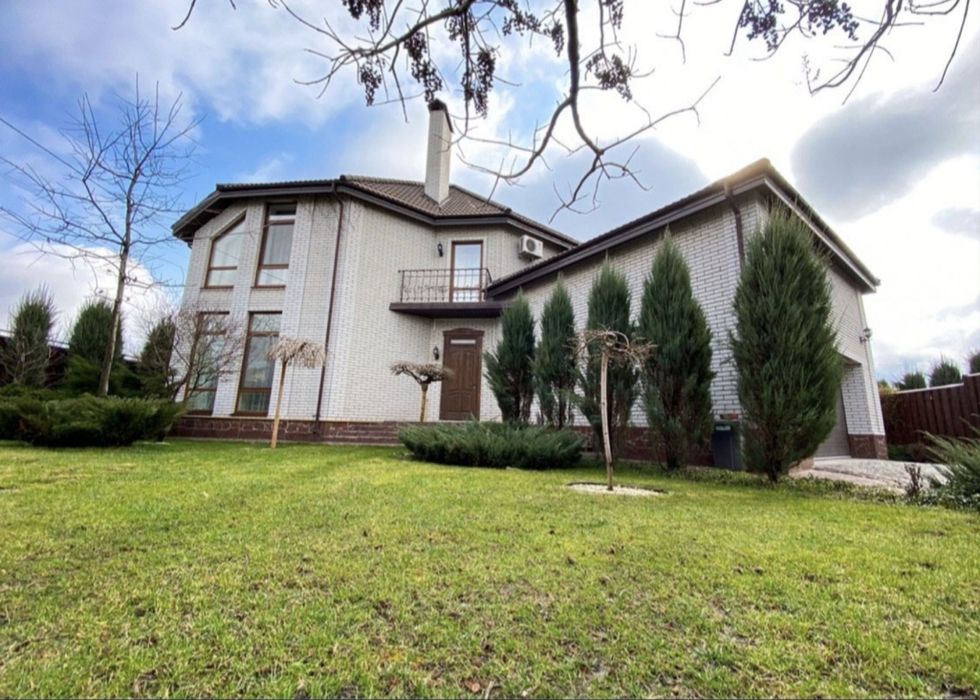 Продам шикарный дом в лесу возле реки