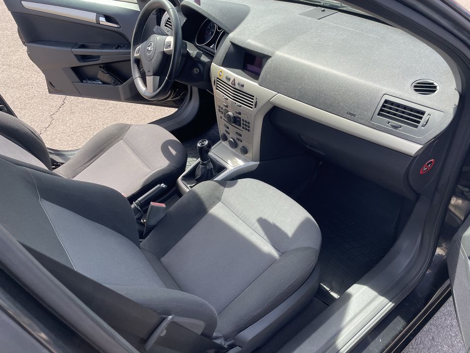 Продам Opel Astra 1.8 бензин