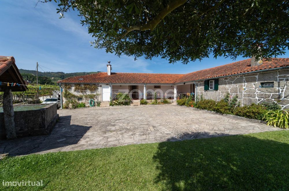 Moradia com terreno de 10 545m2, Beiral do Lima, Ponte-Lima