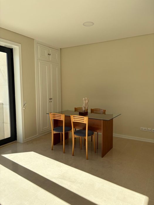Arrendamento apartamento T0 avenida miguel torga 27