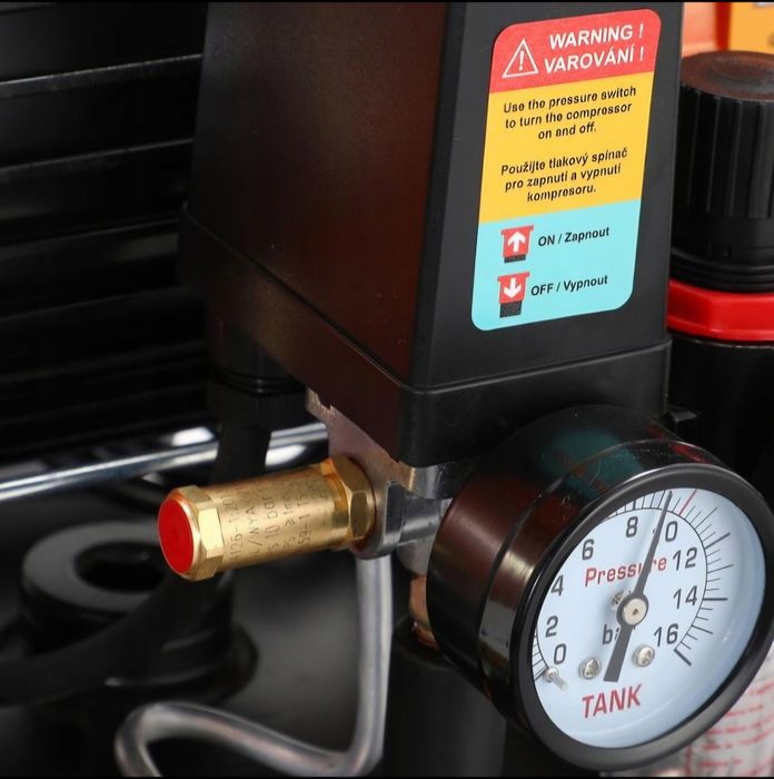 Kompresor Bezolejowy Pionowy Kraft&Dele 10 Bar 100L 3000W 2850 RPM