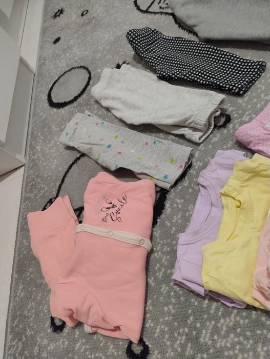 Paka ubrań dla dziewczynki eozmiar 62-68