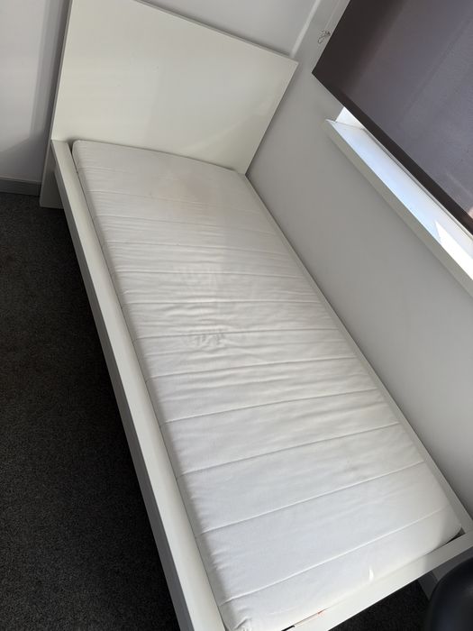 Łóżko  Ikea  MALM   uzywane z materacem