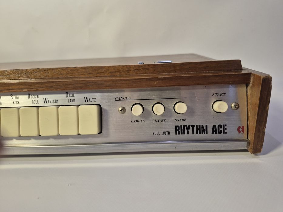 Automat perkusyjny Ace Tone z lat 60 FR- 2L Rhythm Ace