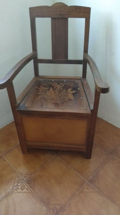 Cadeira antiga - com bacio Santa Joana • OLX Portugal