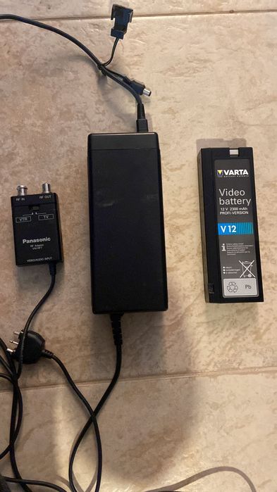 Câmara de video Panasonic M 10 VHS hifi stereo