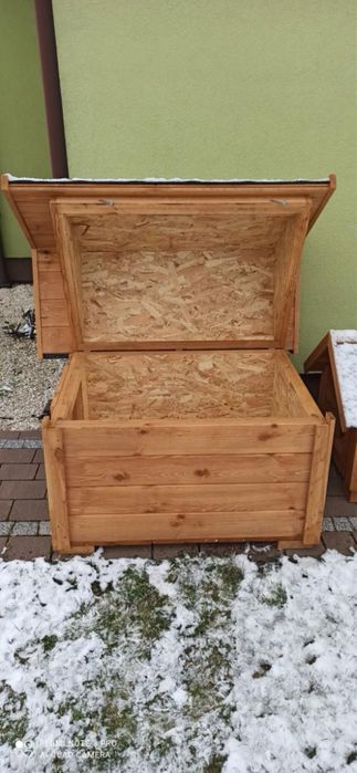 Budy dla psa drewniane