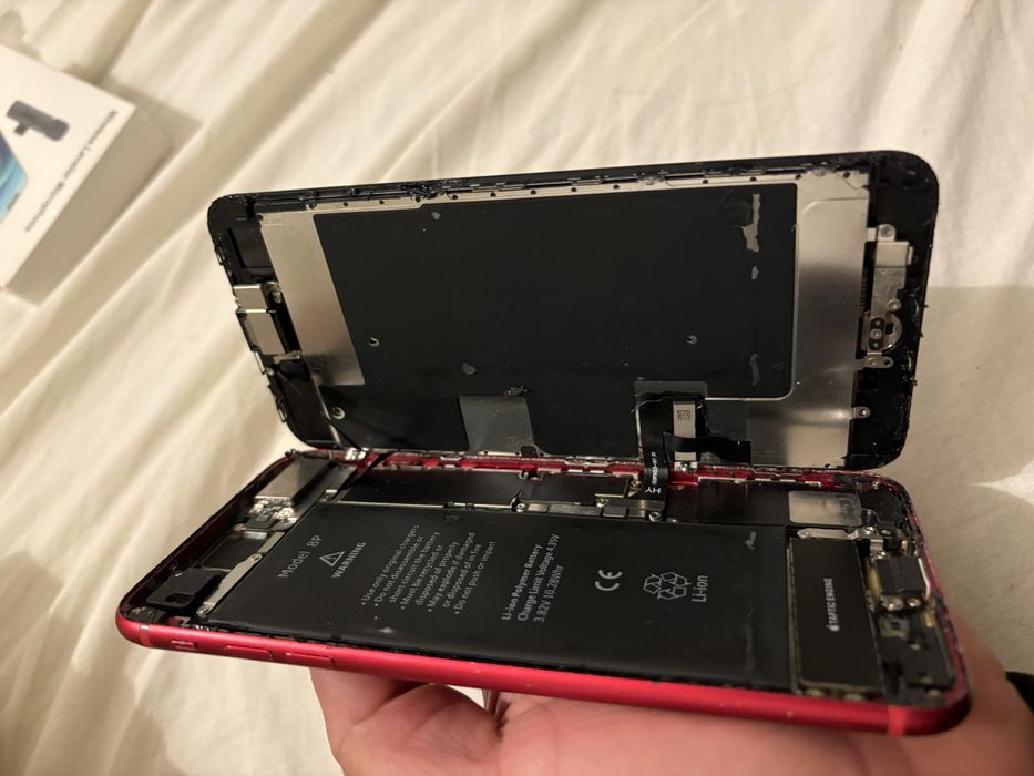 iPhone 8 Plus (PRODUCT RED) – para peças – 20€