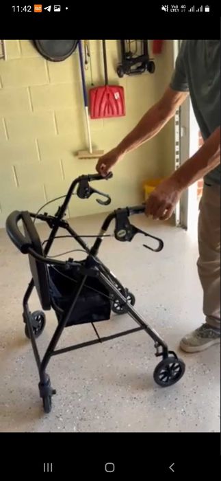 вокер . ходунки для инвалидов