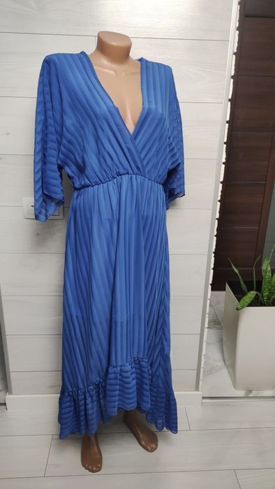 Нарядне плаття в гарному стані