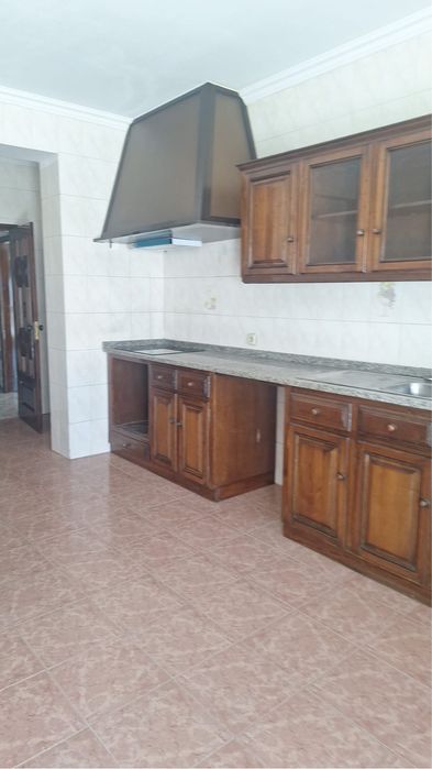 Apartamento 6 assoalhadas freamunde