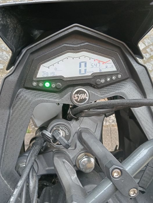 Mota 125  SYM NH-T de 2023, versão com ABS