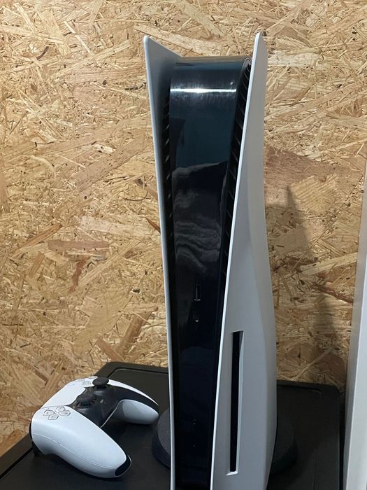 Playstation 5 com leitor de CD + comando dualsense