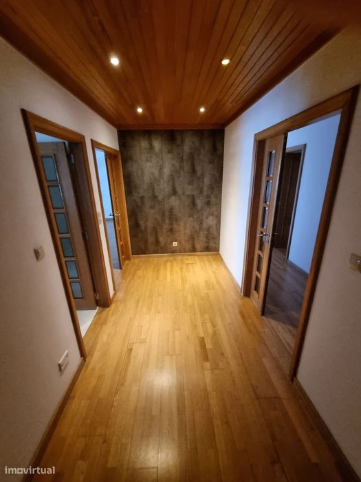 Apartamento T3 com garagem no Prior Velho