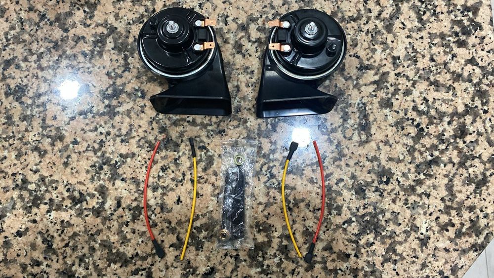 2x Buzinas Farbin Novas