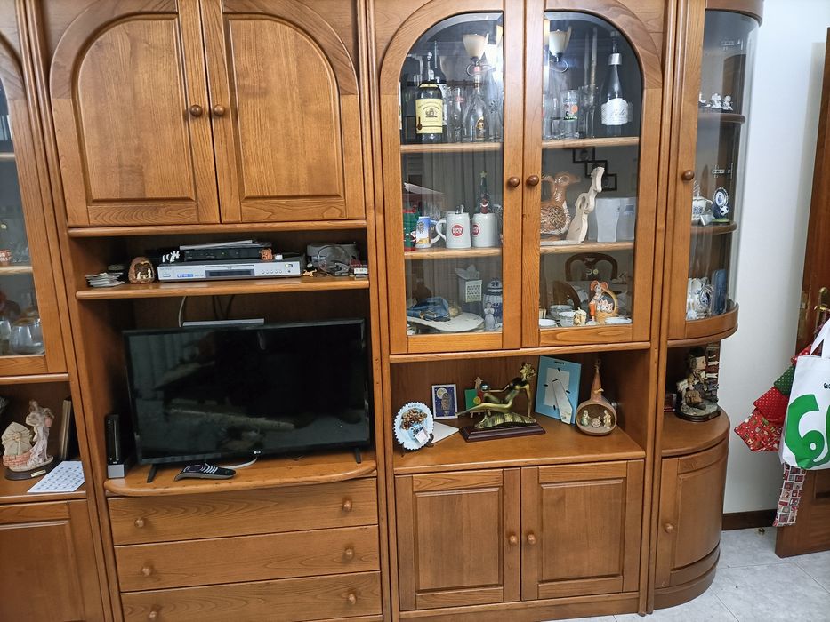 Móvel de sala em castanho