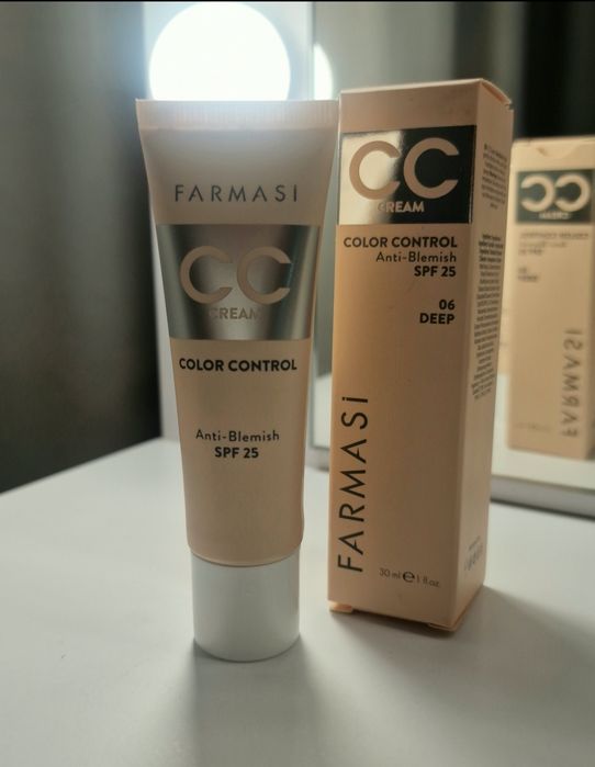 CC Podkład Color Control Farmasi Pielęgnujący Skórę